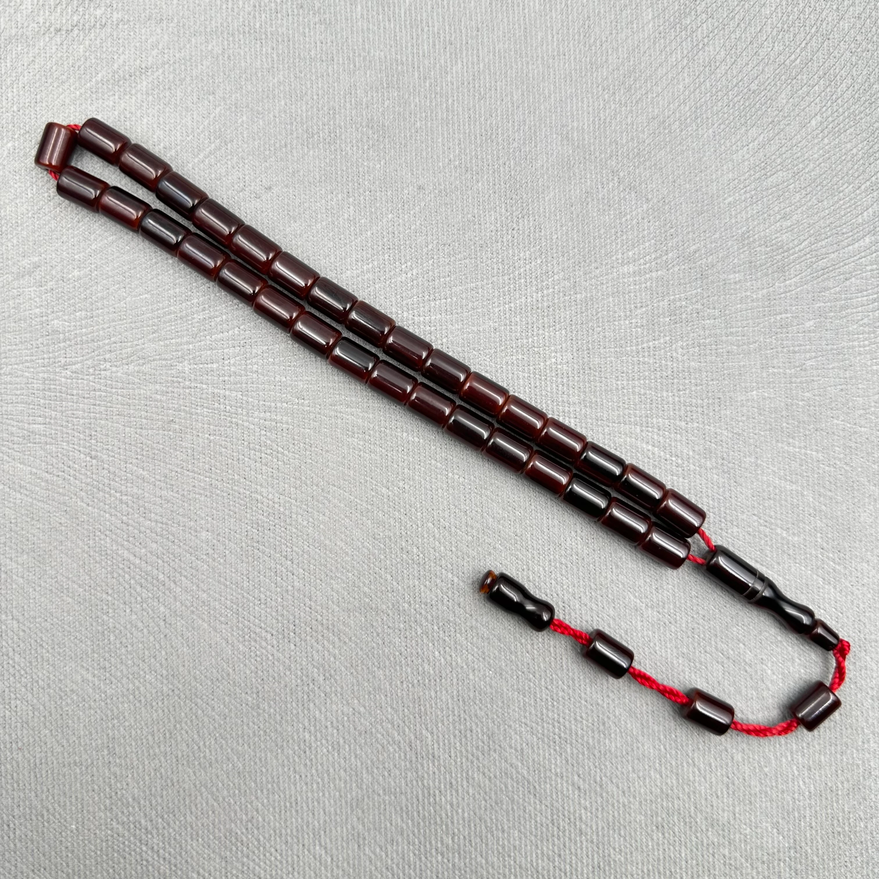 Koyu Kahve Parlak Köşeli Kesim Sıkma Kehribar Tespih